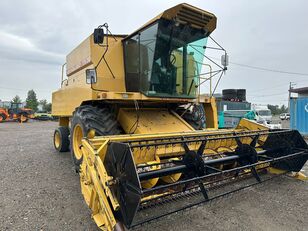 New Holland TX36 with Drivable HST control proplershaft nitrogen brakesystem maaidorser